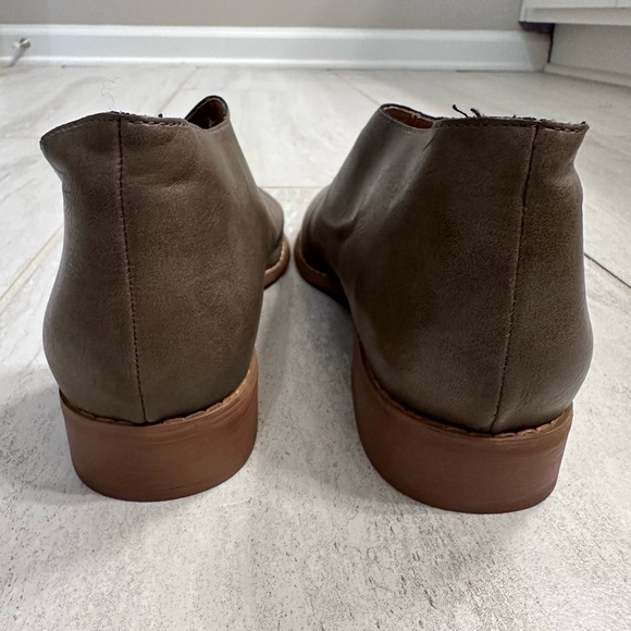 Mi iM Freya Leather Flats Taupe Size 6.5 NWT - Picture 6 of 6